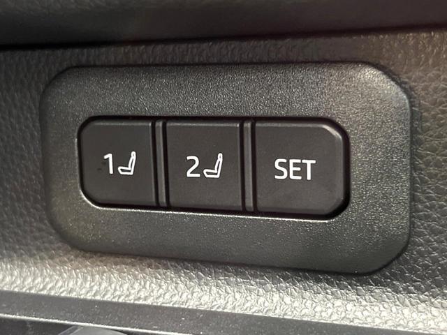 ランドクルーザー２５０ ＺＸ　禁煙車　サンルーフ　純正１２型ナビ　全周囲カメラ　ＪＢＬ　ブラインドスポットモニター　デジタルインナーミラー　電動リアゲート　メモリーシート　オートマチックハイビーム　本革シート　純正１８インチアルミ（10枚目）