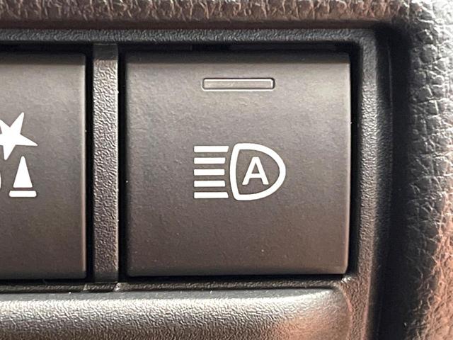 ランドクルーザー２５０ ＺＸ　禁煙車　サンルーフ　純正１２型ナビ　全周囲カメラ　ＪＢＬ　ブラインドスポットモニター　デジタルインナーミラー　電動リアゲート　メモリーシート　オートマチックハイビーム　本革シート　純正１８インチアルミ（11枚目）