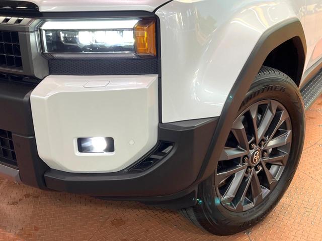 ランドクルーザー２５０ ＺＸ　禁煙車　サンルーフ　純正１２型ナビ　全周囲カメラ　ＪＢＬ　ブラインドスポットモニター　デジタルインナーミラー　電動リアゲート　メモリーシート　オートマチックハイビーム　本革シート　純正１８インチアルミ（16枚目）