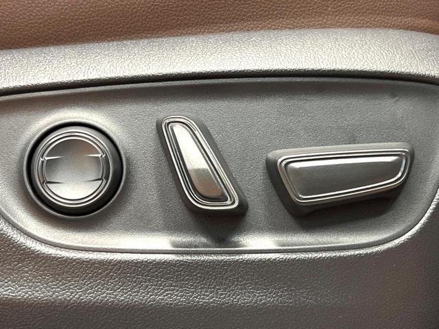 ランドクルーザー２５０ ＺＸ　禁煙車　サンルーフ　純正１２型ナビ　全周囲カメラ　ＪＢＬ　ブラインドスポットモニター　デジタルインナーミラー　電動リアゲート　メモリーシート　オートマチックハイビーム　本革シート　純正１８インチアルミ（34枚目）