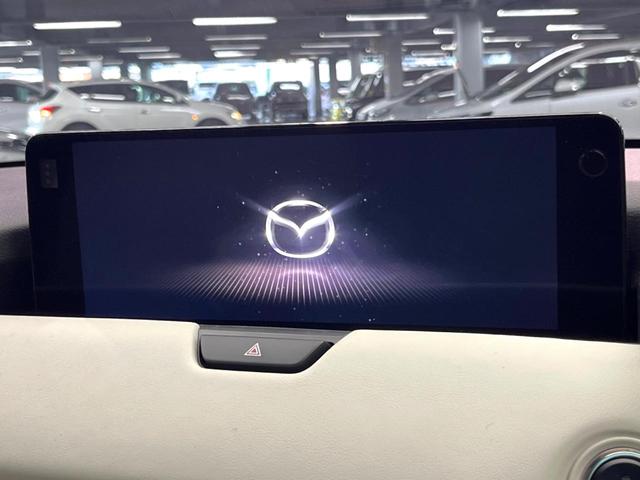 ＣＸ－６０ ＸＤ　エクスクルーシブモード　禁煙車　サンルーフ　純正１２型ナビ　全周囲カメラ　ＢＯＳＥ　メモリーシート　電動リアゲート　レーダークルーズ　オートマチックハイビーム　ブラインドスポットモニター　本革シート　純正２０インチアルミ（4枚目）