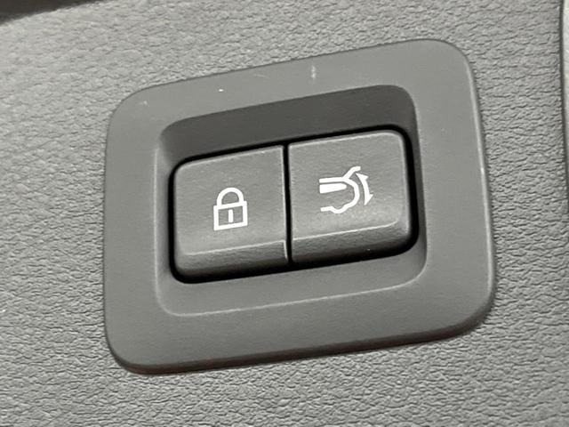 ＣＸ－６０ ＸＤ　エクスクルーシブモード　禁煙車　サンルーフ　純正１２型ナビ　全周囲カメラ　ＢＯＳＥ　メモリーシート　電動リアゲート　レーダークルーズ　オートマチックハイビーム　ブラインドスポットモニター　本革シート　純正２０インチアルミ（8枚目）