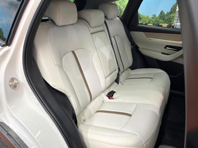 ＣＸ－６０ ＸＤ　エクスクルーシブモード　禁煙車　サンルーフ　純正１２型ナビ　全周囲カメラ　ＢＯＳＥ　メモリーシート　電動リアゲート　レーダークルーズ　オートマチックハイビーム　ブラインドスポットモニター　本革シート　純正２０インチアルミ（13枚目）