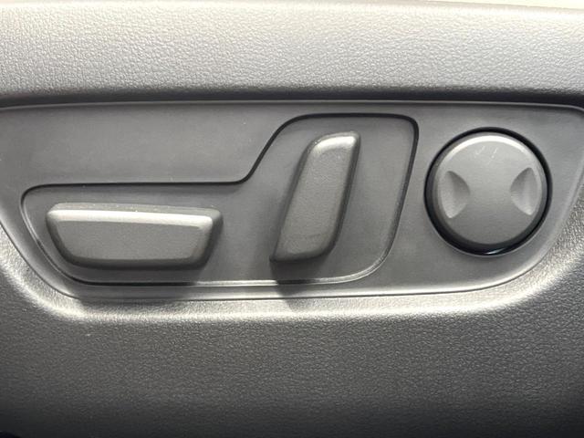 ＣＸ－６０ ＸＤ　エクスクルーシブモード　禁煙車　サンルーフ　純正１２型ナビ　全周囲カメラ　ＢＯＳＥ　メモリーシート　電動リアゲート　レーダークルーズ　オートマチックハイビーム　ブラインドスポットモニター　本革シート　純正２０インチアルミ（26枚目）