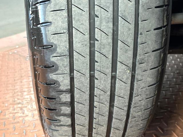 ヤリスクロス Ｘ　禁煙車　ＳＤナビ　バックカメラ　セーフティセンス　レーダークルーズ　コーナーセンサー　車線逸脱警報　横滑り防止装置　フルセグ　Ｂｌｕｅｔｏｏｔｈ　ＨＩＤヘッド　オートハイビーム　スマートキー　ＥＴＣ（26枚目）