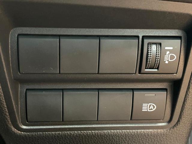 ヤリスクロス Ｘ　禁煙車　ＳＤナビ　バックカメラ　セーフティセンス　レーダークルーズ　コーナーセンサー　車線逸脱警報　横滑り防止装置　フルセグ　Ｂｌｕｅｔｏｏｔｈ　ＨＩＤヘッド　オートハイビーム　スマートキー　ＥＴＣ（32枚目）