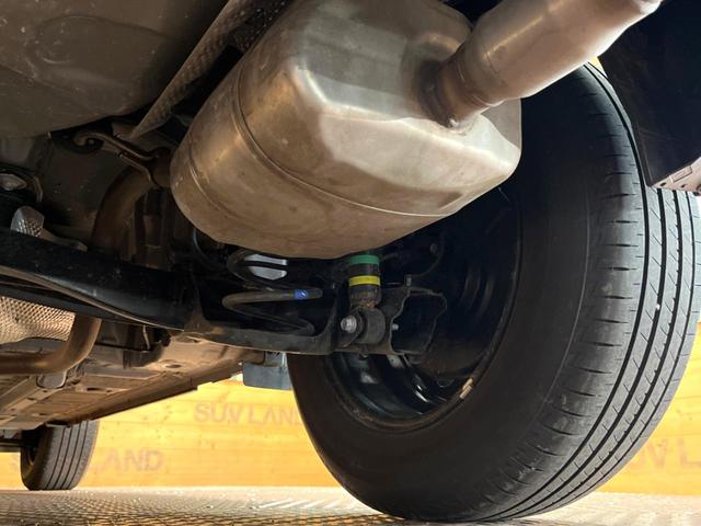 ヤリスクロス Ｘ　禁煙車　ＳＤナビ　バックカメラ　セーフティセンス　レーダークルーズ　コーナーセンサー　車線逸脱警報　横滑り防止装置　フルセグ　Ｂｌｕｅｔｏｏｔｈ　ＨＩＤヘッド　オートハイビーム　スマートキー　ＥＴＣ（50枚目）