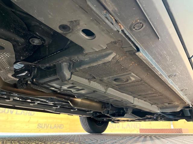 ヤリスクロス Ｘ　禁煙車　ＳＤナビ　バックカメラ　セーフティセンス　レーダークルーズ　コーナーセンサー　車線逸脱警報　横滑り防止装置　フルセグ　Ｂｌｕｅｔｏｏｔｈ　ＨＩＤヘッド　オートハイビーム　スマートキー　ＥＴＣ（53枚目）