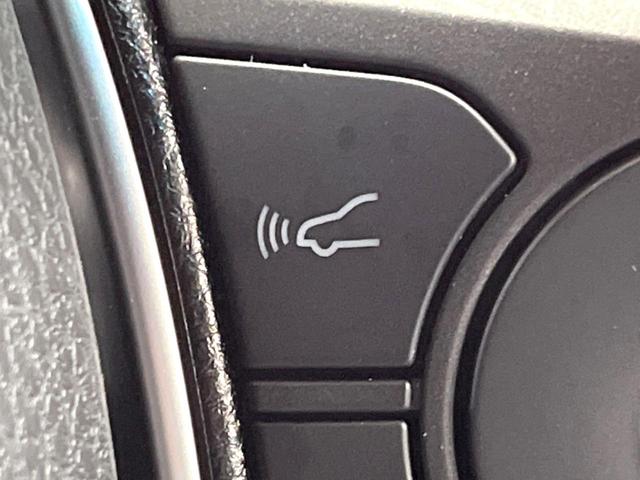 ハリアーハイブリッド Ｇ　禁煙車　モデリスタエアロ　１２型ディスプレイ　バックカメラ　レーダークルーズ　ブラインドスポットモニター　デジタルミラー　パワーバックドア　ハーフレザー　ＬＥＤヘッド＆フォグ　純正１８インチアルミ（7枚目）