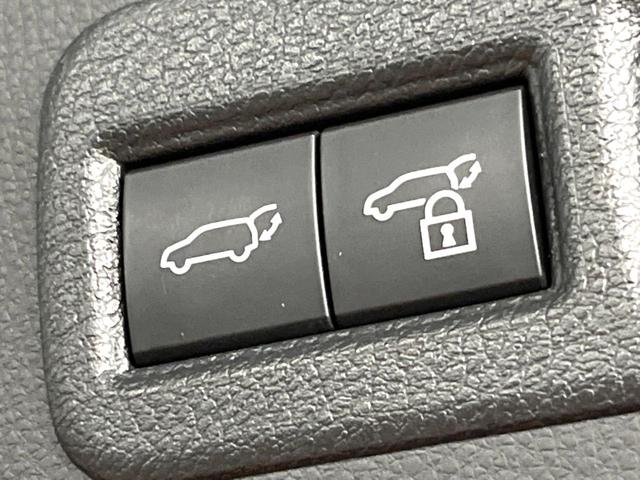 ハリアーハイブリッド Ｇ　禁煙車　モデリスタエアロ　１２型ディスプレイ　バックカメラ　レーダークルーズ　ブラインドスポットモニター　デジタルミラー　パワーバックドア　ハーフレザー　ＬＥＤヘッド＆フォグ　純正１８インチアルミ（10枚目）