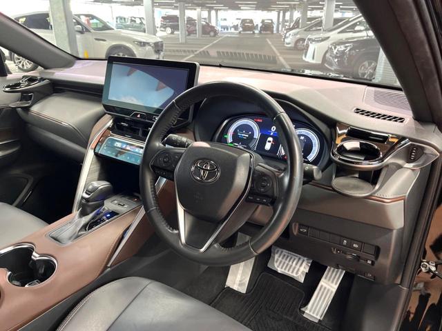 ハリアーハイブリッド Ｇ　禁煙車　モデリスタエアロ　１２型ディスプレイ　バックカメラ　レーダークルーズ　ブラインドスポットモニター　デジタルミラー　パワーバックドア　ハーフレザー　ＬＥＤヘッド＆フォグ　純正１８インチアルミ（22枚目）