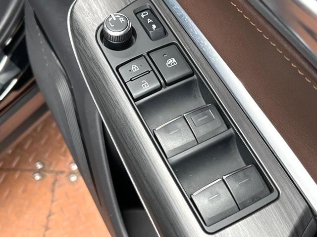 ハリアーハイブリッド Ｇ　禁煙車　モデリスタエアロ　１２型ディスプレイ　バックカメラ　レーダークルーズ　ブラインドスポットモニター　デジタルミラー　パワーバックドア　ハーフレザー　ＬＥＤヘッド＆フォグ　純正１８インチアルミ（32枚目）