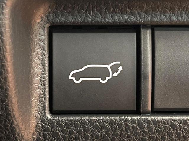 ハリアーハイブリッド Ｇ　禁煙車　モデリスタエアロ　１２型ディスプレイ　バックカメラ　レーダークルーズ　ブラインドスポットモニター　デジタルミラー　パワーバックドア　ハーフレザー　ＬＥＤヘッド＆フォグ　純正１８インチアルミ（35枚目）