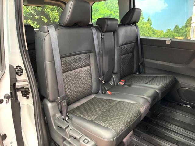 セレナ ｅ－パワー　ハイウェイスターＶ　純正１２型ナビ　フリップダウンモニター　全周囲カメラ　ＢＳＭ　デジタルミラー　プロパイロット　両側電動ドア　ＬＥＤヘッド　純正１６アルミ　ＥＴＣ　クリアランスソナー　リアオートエアコン（12枚目）