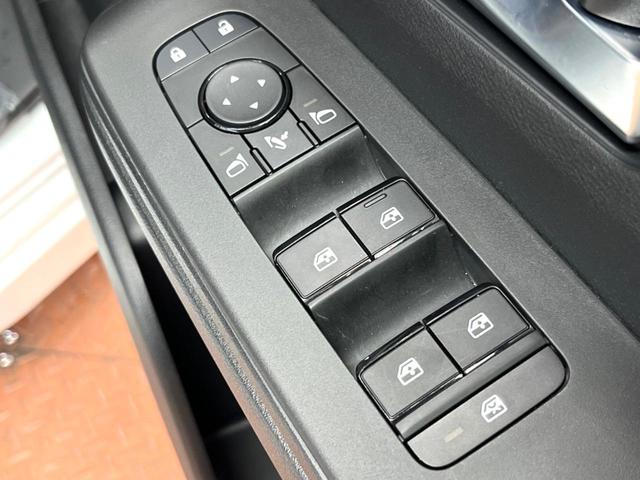 セレナ ｅ－パワー　ハイウェイスターＶ　純正１２型ナビ　フリップダウンモニター　全周囲カメラ　ＢＳＭ　デジタルミラー　プロパイロット　両側電動ドア　ＬＥＤヘッド　純正１６アルミ　ＥＴＣ　クリアランスソナー　リアオートエアコン（34枚目）