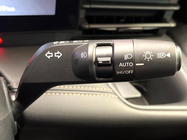 セレナ ｅ－パワー　ハイウェイスターＶ　純正１２型ナビ　フリップダウンモニター　全周囲カメラ　ＢＳＭ　デジタルミラー　プロパイロット　両側電動ドア　ＬＥＤヘッド　純正１６アルミ　ＥＴＣ　クリアランスソナー　リアオートエアコン（42枚目）