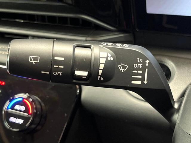 セレナ ｅ－パワー　ハイウェイスターＶ　純正１２型ナビ　フリップダウンモニター　全周囲カメラ　ＢＳＭ　デジタルミラー　プロパイロット　両側電動ドア　ＬＥＤヘッド　純正１６アルミ　ＥＴＣ　クリアランスソナー　リアオートエアコン（43枚目）