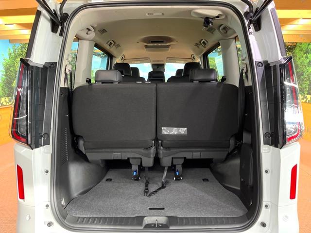 セレナ ｅ－パワー　ハイウェイスターＶ　純正１２型ナビ　フリップダウンモニター　全周囲カメラ　ＢＳＭ　デジタルミラー　プロパイロット　両側電動ドア　ＬＥＤヘッド　純正１６アルミ　ＥＴＣ　クリアランスソナー　リアオートエアコン（62枚目）