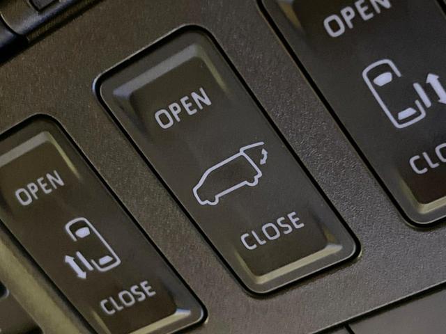 ヴェルファイアハイブリッド Ｚ　プレミア　ガラスルーフ　両側電動ドア　純正ＳＤナビ　後席モニター　全周囲カメラ　衝突被害軽減システム　禁煙車　レザーシート　前席シートエアコン　リアシートエアコン　前後席パワーシート　コーナーセンサー（8枚目）