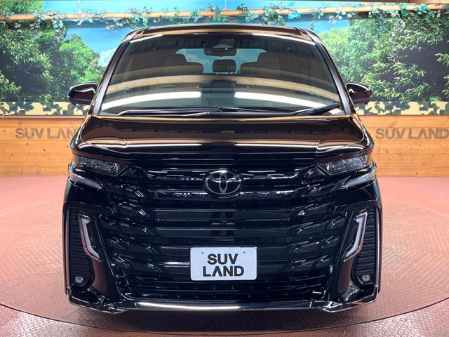 ヴェルファイアハイブリッド Ｚ　プレミア　ガラスルーフ　両側電動ドア　純正ＳＤナビ　後席モニター　全周囲カメラ　衝突被害軽減システム　禁煙車　レザーシート　前席シートエアコン　リアシートエアコン　前後席パワーシート　コーナーセンサー（17枚目）