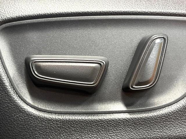 ヴェルファイアハイブリッド Ｚ　プレミア　ガラスルーフ　両側電動ドア　純正ＳＤナビ　後席モニター　全周囲カメラ　衝突被害軽減システム　禁煙車　レザーシート　前席シートエアコン　リアシートエアコン　前後席パワーシート　コーナーセンサー（28枚目）