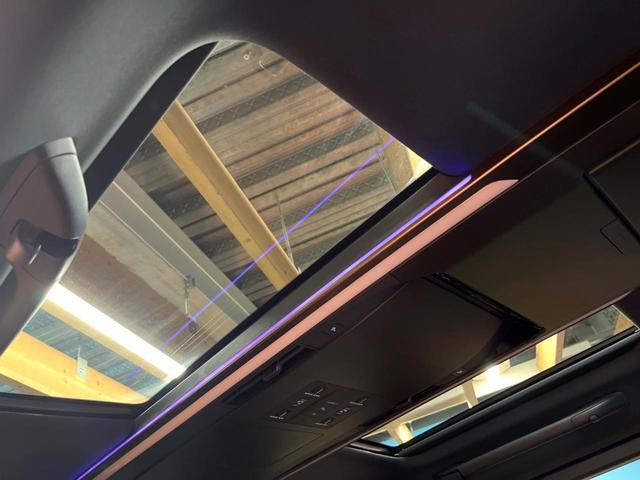 ヴェルファイアハイブリッド Ｚ　プレミア　ガラスルーフ　フリップダウン　純正１４型ナビ　全周囲カメラ　レーダークルーズ　ブラインドスポットモニター　デジタルミラー　パワーバックドア　ベンチレーション　茶革シート　三眼ＬＥＤヘッド　ドラレコ（3枚目）