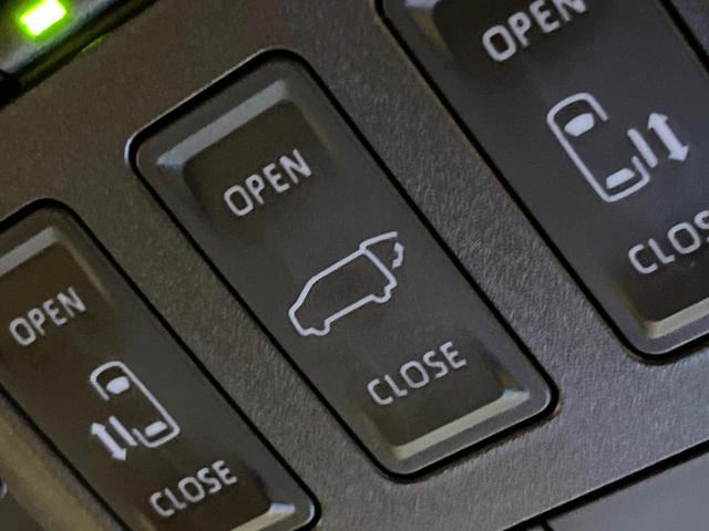 ヴェルファイアハイブリッド Ｚ　プレミア　ガラスルーフ　フリップダウン　純正１４型ナビ　全周囲カメラ　レーダークルーズ　ブラインドスポットモニター　デジタルミラー　パワーバックドア　ベンチレーション　茶革シート　三眼ＬＥＤヘッド　ドラレコ（10枚目）