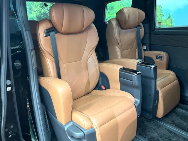 ヴェルファイアハイブリッド Ｚ　プレミア　ガラスルーフ　フリップダウン　純正１４型ナビ　全周囲カメラ　レーダークルーズ　ブラインドスポットモニター　デジタルミラー　パワーバックドア　ベンチレーション　茶革シート　三眼ＬＥＤヘッド　ドラレコ（13枚目）