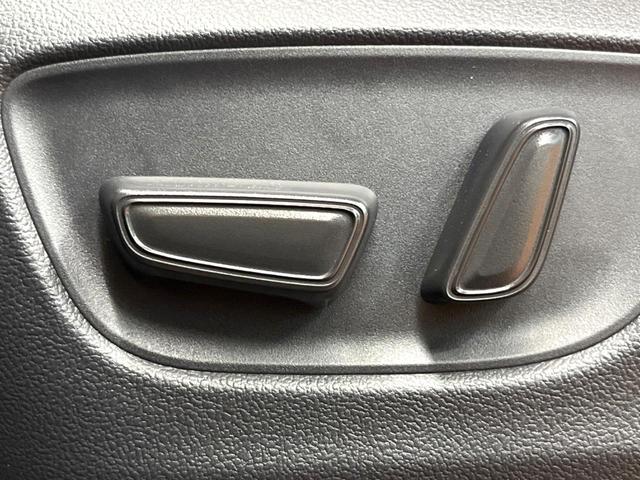 ヴェルファイアハイブリッド Ｚ　プレミア　ガラスルーフ　フリップダウン　純正１４型ナビ　全周囲カメラ　レーダークルーズ　ブラインドスポットモニター　デジタルミラー　パワーバックドア　ベンチレーション　茶革シート　三眼ＬＥＤヘッド　ドラレコ（29枚目）