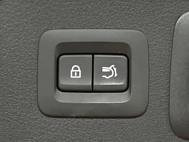 ＣＸ－６０ ＸＤ　Ｌパッケージ　禁煙車　１２型ナビ　全周囲カメラ　レーダークルーズ　パワーバックドア　本革シート　メモリーシート　シートヒーター　ステアリングヒーター　ＬＥＤヘッド　純正２０インチアルミ　ドラレコ　ＥＴＣ（6枚目）