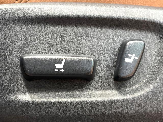 ランドクルーザープラド TX Lパッケージ 70thアニバーサリーリミテッド 禁煙 7人 サンルーフ 純正9型ナビ 全周囲カメラ レーダークルーズ LEDヘッド オートハイビーム 茶革 パワーシート シートベンチレーション 純正18インチアルミ ETC クリアランスソナー(25枚目)