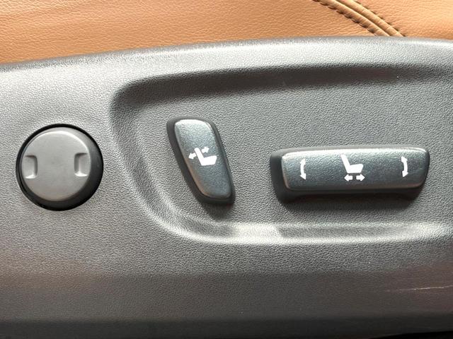 ランドクルーザープラド TX Lパッケージ 70thアニバーサリーリミテッド 禁煙 7人 サンルーフ 純正9型ナビ 全周囲カメラ レーダークルーズ LEDヘッド オートハイビーム 茶革 パワーシート シートベンチレーション 純正18インチアルミ ETC クリアランスソナー(28枚目)