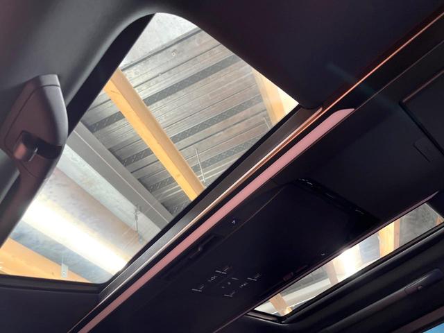 ヴェルファイアハイブリッド Ｚ　プレミア　禁煙車　トヨタチームメイト　フリップダウン　１４型ディスプレイ　全周囲カメラ　レーダークルーズ　両側電動スライドドア　デジタルミラー　本革シート　ベンチレーション　メモリーシート　パワーバックドア（3枚目）