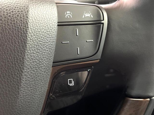 ヴェルファイアハイブリッド Ｚ　プレミア　禁煙車　トヨタチームメイト　フリップダウン　１４型ディスプレイ　全周囲カメラ　レーダークルーズ　両側電動スライドドア　デジタルミラー　本革シート　ベンチレーション　メモリーシート　パワーバックドア（7枚目）