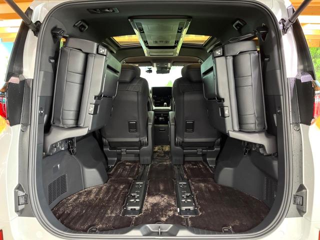 ヴェルファイアハイブリッド Ｚ　プレミア　禁煙車　トヨタチームメイト　フリップダウン　１４型ディスプレイ　全周囲カメラ　レーダークルーズ　両側電動スライドドア　デジタルミラー　本革シート　ベンチレーション　メモリーシート　パワーバックドア（15枚目）