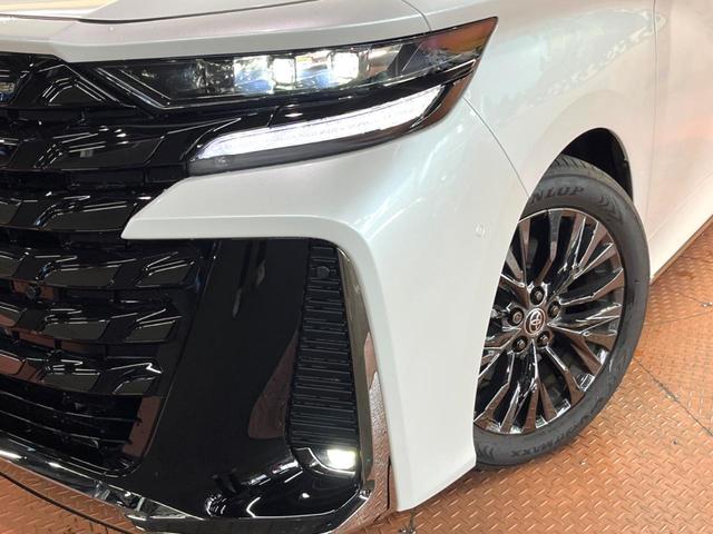 ヴェルファイアハイブリッド Ｚ　プレミア　禁煙車　トヨタチームメイト　フリップダウン　１４型ディスプレイ　全周囲カメラ　レーダークルーズ　両側電動スライドドア　デジタルミラー　本革シート　ベンチレーション　メモリーシート　パワーバックドア（16枚目）