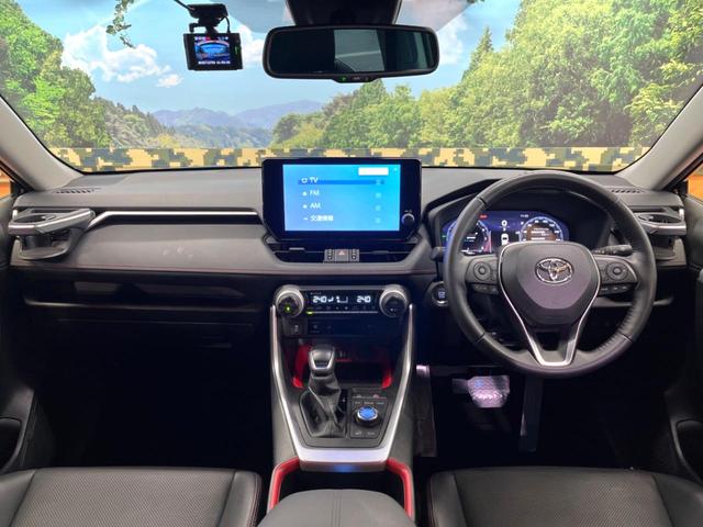 ＲＡＶ４ アドベンチャー　オフロードパッケージＩＩ　禁煙　１０型ディスプレイ　全周囲カメラ　レーダークルーズ　ブラインドスポットモニター　ＬＥＤヘッド＆フォグ　オートハイビーム　合皮シート　メモリーシート　ベンチレーション　ステアリングヒーター　ＥＴＣ（2枚目）
