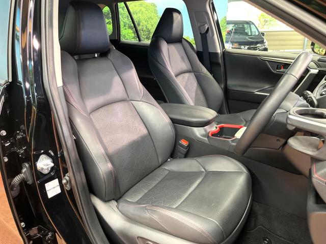 ＲＡＶ４ アドベンチャー　オフロードパッケージＩＩ　禁煙　１０型ディスプレイ　全周囲カメラ　レーダークルーズ　ブラインドスポットモニター　ＬＥＤヘッド＆フォグ　オートハイビーム　合皮シート　メモリーシート　ベンチレーション　ステアリングヒーター　ＥＴＣ（12枚目）