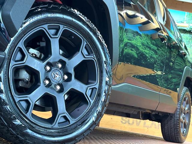 ＲＡＶ４ アドベンチャー　オフロードパッケージＩＩ　禁煙　１０型ディスプレイ　全周囲カメラ　レーダークルーズ　ブラインドスポットモニター　ＬＥＤヘッド＆フォグ　オートハイビーム　合皮シート　メモリーシート　ベンチレーション　ステアリングヒーター　ＥＴＣ（16枚目）
