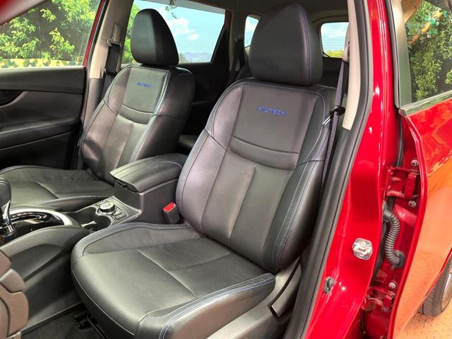 エクストレイル オーテック 禁煙車 4WD フリップダウンモニター 純正9型ナビ 全周囲カメラ 衝突軽減装置 車線逸脱警報 パワーバックドア 全席シートヒーター ドラレコ ETC LEDヘッド スマートキー 純正19インチアルミ(25枚目)