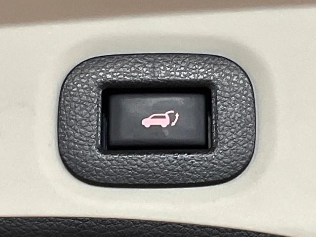 エクストレイル オーテック 禁煙車 4WD フリップダウンモニター 純正9型ナビ 全周囲カメラ 衝突軽減装置 車線逸脱警報 パワーバックドア 全席シートヒーター ドラレコ ETC LEDヘッド スマートキー 純正19インチアルミ(53枚目)