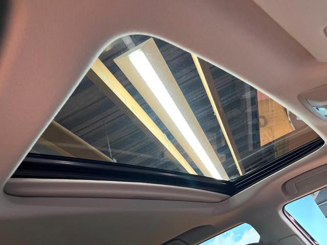 ランドクルーザープラド TX Lパッケージ マットブラックエディション 禁煙 7人 サンルーフ 純正9型ナビ 全周囲カメラ ブラインドスポットモニター レーダークルーズ LEDヘッド オートハイビーム 黒革 シートベンチレーション 純正18インチアルミ ETC(3枚目)