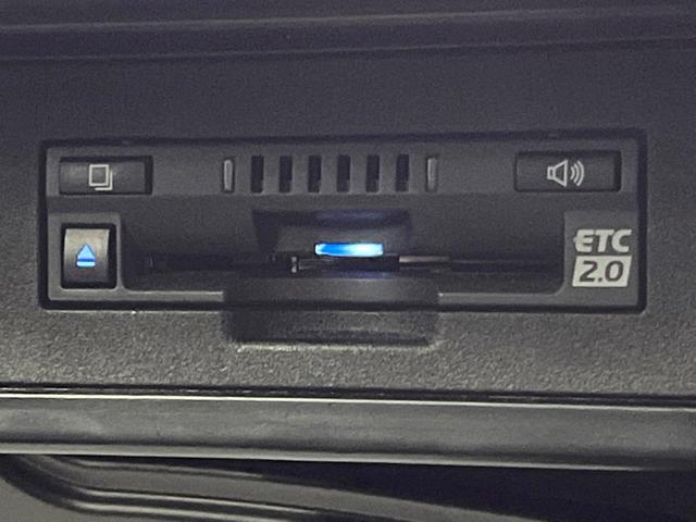 ランドクルーザープラド TX Lパッケージ マットブラックエディション 禁煙 7人 サンルーフ 純正9型ナビ 全周囲カメラ ブラインドスポットモニター レーダークルーズ LEDヘッド オートハイビーム 黒革 シートベンチレーション 純正18インチアルミ ETC(10枚目)