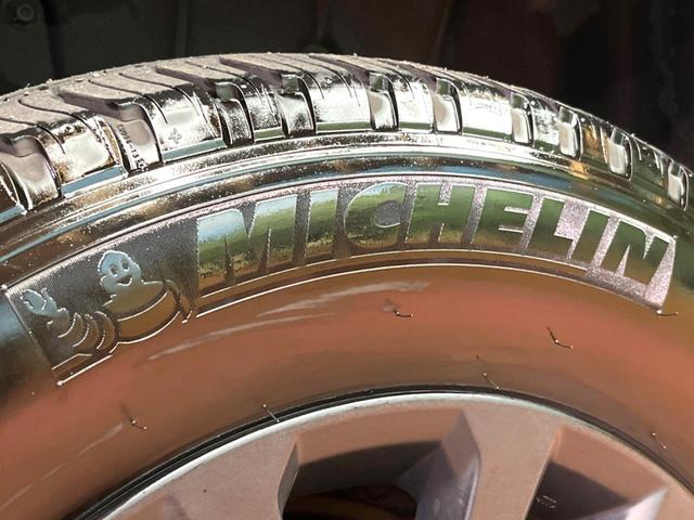 ランドクルーザープラド TX Lパッケージ マットブラックエディション 禁煙 7人 サンルーフ 純正9型ナビ 全周囲カメラ ブラインドスポットモニター レーダークルーズ LEDヘッド オートハイビーム 黒革 シートベンチレーション 純正18インチアルミ ETC(31枚目)