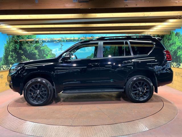 ランドクルーザープラド TX Lパッケージ マットブラックエディション 禁煙 7人 サンルーフ 純正9型ナビ 全周囲カメラ ブラインドスポットモニター レーダークルーズ LEDヘッド オートハイビーム 黒革 シートベンチレーション 純正18インチアルミ ETC(60枚目)