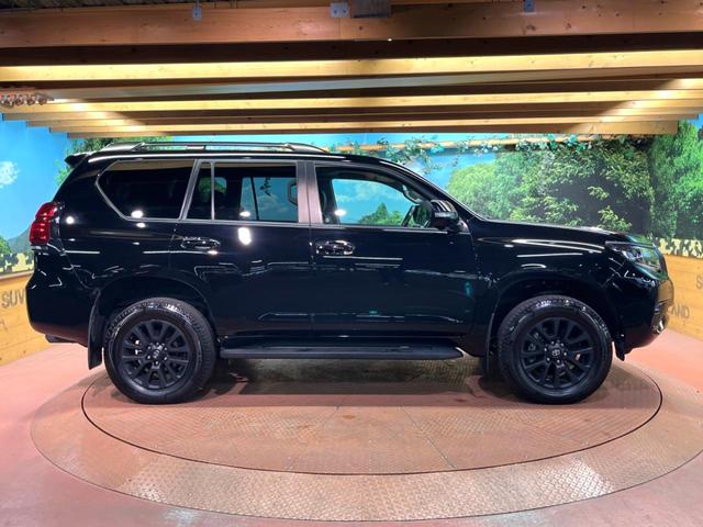 ランドクルーザープラド TX Lパッケージ マットブラックエディション 禁煙 7人 サンルーフ 純正9型ナビ 全周囲カメラ ブラインドスポットモニター レーダークルーズ LEDヘッド オートハイビーム 黒革 シートベンチレーション 純正18インチアルミ ETC(63枚目)