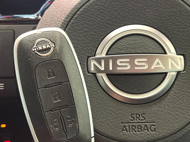 セレナ e-パワー ハイウェイスターV 禁煙車 12型ナビ 全周囲カメラ プロパイロット 両側電動スライドドア デジタルインナーミラー LEDヘッド&フォグ 純正16インチアルミ ETC スマートキー オートエアコン オートライト(9枚目)