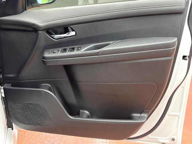 セレナ e-パワー ハイウェイスターV 禁煙車 12型ナビ 全周囲カメラ プロパイロット 両側電動スライドドア デジタルインナーミラー LEDヘッド&フォグ 純正16インチアルミ ETC スマートキー オートエアコン オートライト(33枚目)