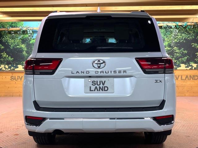 ランドクルーザー ＺＸ　禁煙車　サンルーフ　８型ディスプレイ　全周囲カメラ　レーダークルーズ　ブラインドスポットモニター　パワーバックドア　ベンチレーション　パワーシート　ステアリングヒーター　純正２０インチアルミ　ＥＴＣ（18枚目）