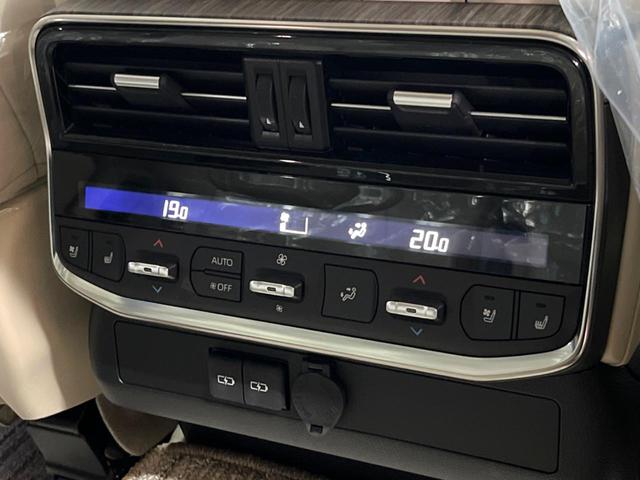 ランドクルーザー ＺＸ　禁煙車　サンルーフ　８型ディスプレイ　全周囲カメラ　レーダークルーズ　ブラインドスポットモニター　パワーバックドア　ベンチレーション　パワーシート　ステアリングヒーター　純正２０インチアルミ　ＥＴＣ（66枚目）